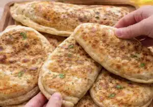 Maistettuasi tätä pannuleipää, et muuta halua – sisältää salaisen täytteen