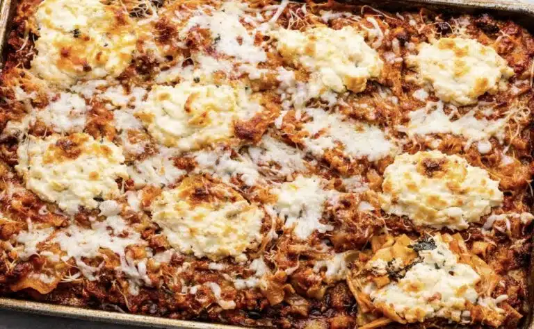 3 syytä, miksi valmistan perinteisen lasagnen sijasta peltilasagnea 3 syytä, miksi valmistan perinteisen lasagnen sijasta peltilasagnea