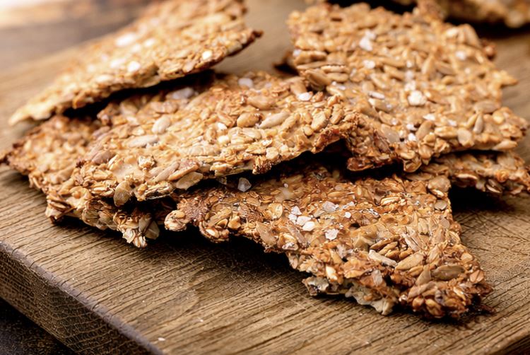 Lasteni lempparileipä on tässä – edullista, todella ravitsevaa ja superhelppoa Siemennakkaria