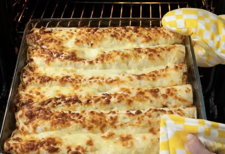 Julia keksi yhdistää tortillan ja lasagnen – valmis 15 minuutissa uuniin