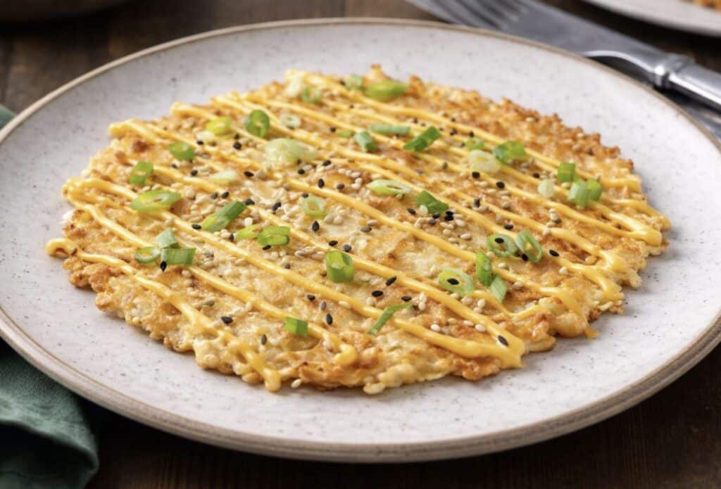 Japanilainen kaalilettu - en ole koskaan syönyt yhtä herkullisia lettuja Pitsininen kaalilettu