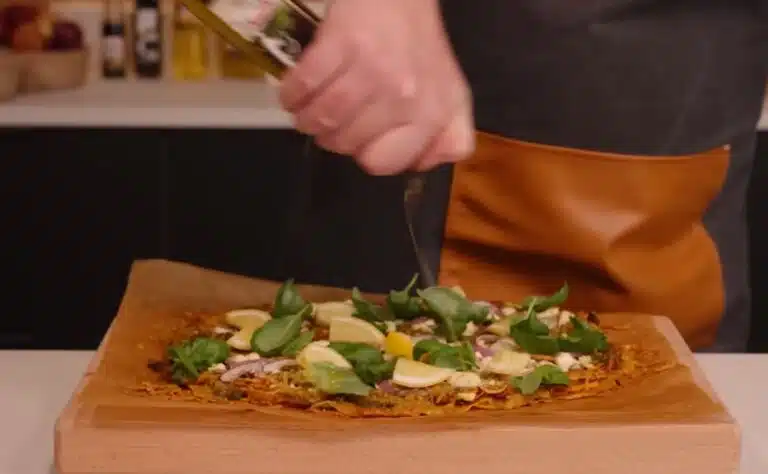 Sairaan hyvää pizzaa – en olisi uskonut, että bataatti taipuu tähän