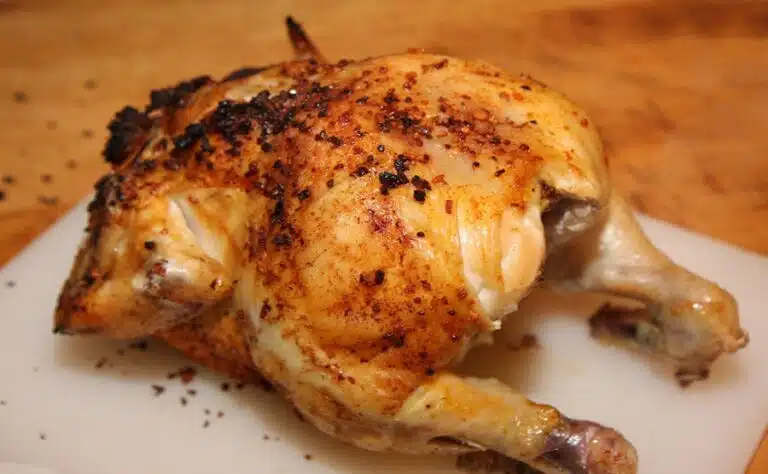 Tämä yksinkertainen niksi tekee kanasta mehukasta – ilman marinadia Tämä yksinkertainen niksi tekee kanasta mehukasta – ilman marinadia