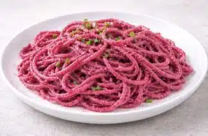 Tämä pastaresepti kannattaa opetella – hurmaa myös vegaaniset vieraat