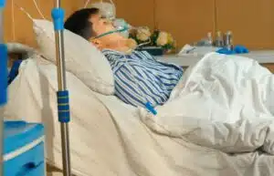 Proteiinipatukat veivät sairaalaan: 22-vuotiaan vatsasta löytyi vakava ongelma