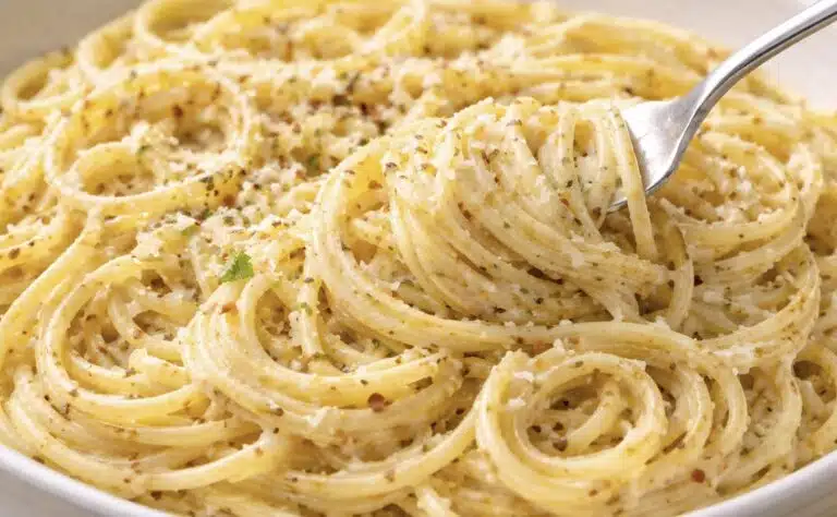 Aina, kun haluan jotain hyvää edullisesti ja nopeasti: valmistan tätä pastaa