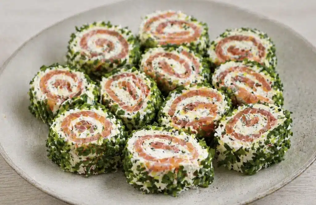 Näin muutat kylmäsavulohen ja paahtoleivän sushirullaksi