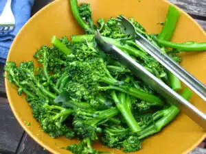 Tätä vihannesta ei kannata keittää – grillissä siitä tulee todella maittavaa